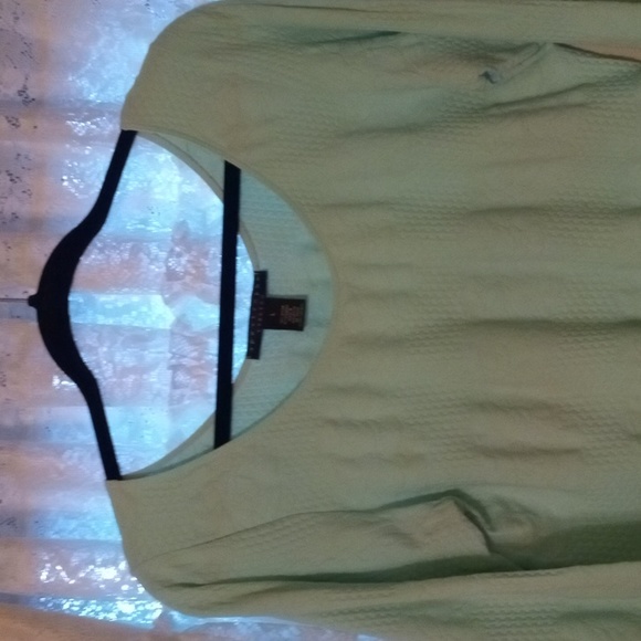 Top - Picture 4 of 4